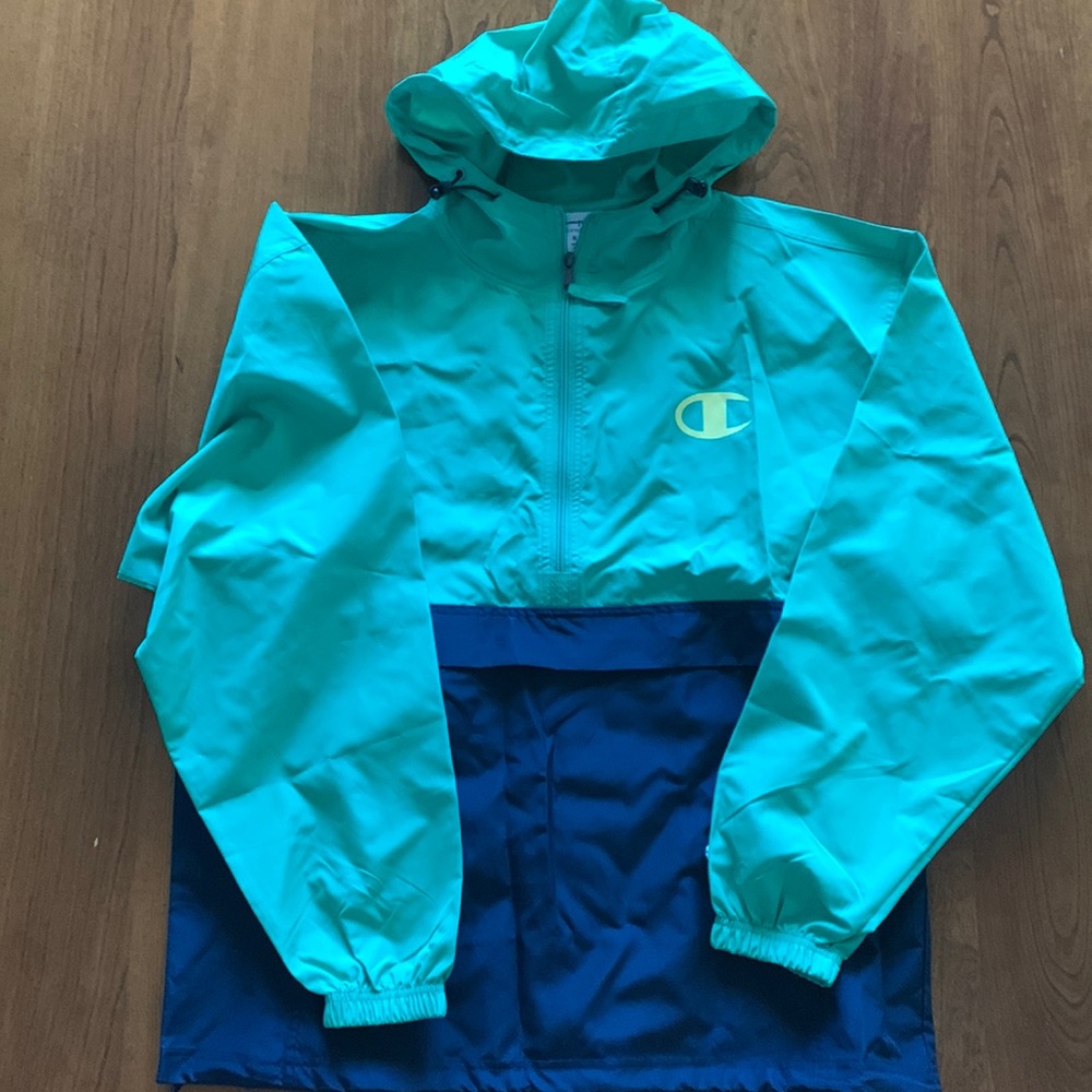 CHAMPION WINDBREAKER/Rain jacket NEW WITHOUT TAGS-SIZE MEDIUM